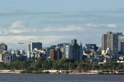  PORTO ALEGRE, RS, BRASIL - 20/03/2017. Morro Santa Teresa. Porto Alegre vista do barco Cisne Branco. (FOTO: CARLOS MACEDO/AGÊNCIA RBS)