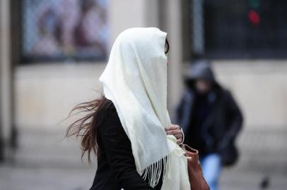  PORTO ALEGRE, RS, BRASIL, 13.06.2018. Amanhecer frio em Porto Alegre.Foto: Ronaldo Bernardi/Agência RBS