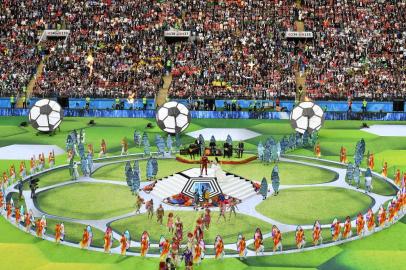  Actors perform during the Opening Ceremony before the Russia 2018 World Cup Group A football match between Russia and Saudi Arabia at the Luzhniki Stadium in Moscow on June 14, 2018. / AFP PHOTO / Mladen ANTONOV / RESTRICTED TO EDITORIAL USE - NO MOBILE PUSH ALERTS/DOWNLOADSEditoria: SPOLocal: MoscowIndexador: MLADEN ANTONOVSecao: soccerFonte: AFPFotógrafo: STF