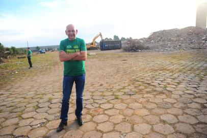  CAXIAS DO SUL, RS, BRASIL, 27/04/2018. Empresário Luciano Hang, visita o local onde será construída a loja Havan, em Caxias do Sul. (Porthus Junior/Agência RBS)