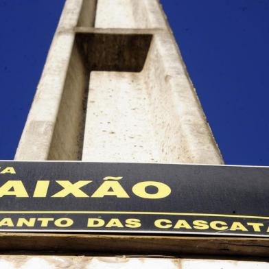  CAXIAS DO SUL, RS, BRASIL, 13/06/2018 - Dezenas de famílias compraram terrenos de loteadores, construíram casas e descobriram que área em Ana Rech pertence ao Banrisul há quase 10 anos. Agora, todos correm o risco de perder os bens. (Marcelo Casagrande/Agência RBS)