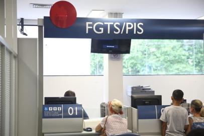  FLORIANÓPOLIS, SC, BRASIL, 11-03-2017: Saques das contas inativas do FGTS.