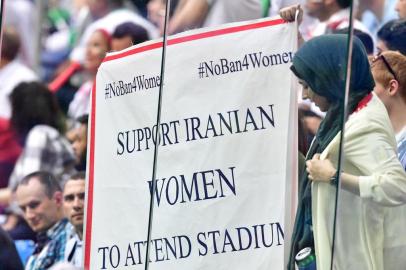  A banner is displayed during the Russia 2018 World Cup Group B football match between Morocco and Iran at the Saint Petersburg Stadium in Saint Petersburg on June 15, 2018.  / AFP PHOTO / Giuseppe CACACE / RESTRICTED TO EDITORIAL USE - NO MOBILE PUSH ALERTS/DOWNLOADSEditoria: SPOLocal: Saint PetersburgIndexador: GIUSEPPE CACACESecao: soccerFonte: AFPFotógrafo: STF