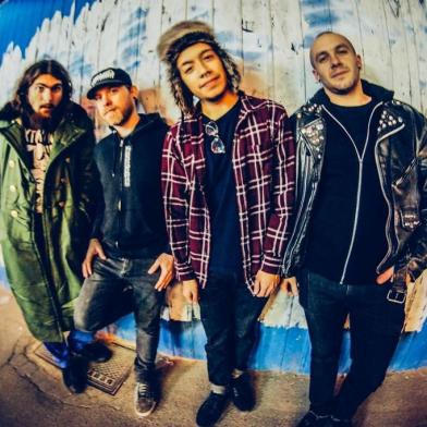 Banda chinesa Struggle Session tocará em Caxias 