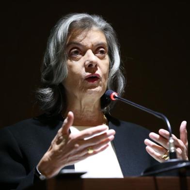 Brasília - A Ordem dos Advogados do Brasil no Distrito Federal promove o 9º Fórum Liberdade de Imprensa e Democracia. A presidente do Supremo Tribunal Federal, ministra Cármen Lúcia, abriu o evento com uma palestra (Antonio Cruz/Agência Brasil)