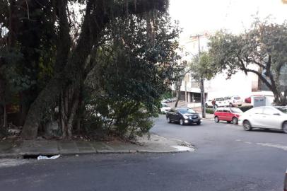 MATAGAL NO BAIRRO MONTSERRAT