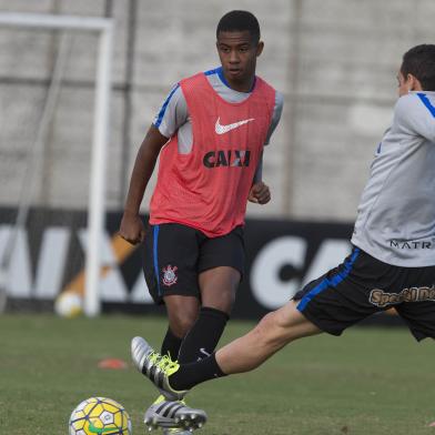 caio emerson , corinthians