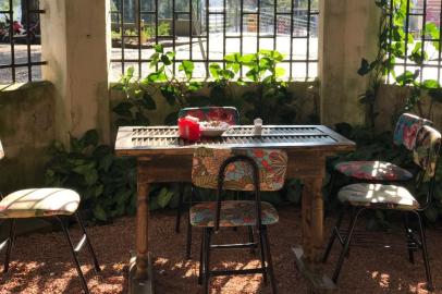 Med Gastro Giardino Mediterrâneo, na Rua Gonçalo de Carvalho, 181, bairro Floresta