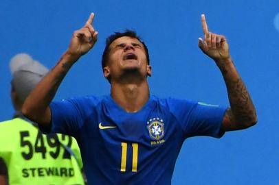  Brazils forward Philippe Coutinho celebrates scoring the opening goal during the Russia 2018 World Cup Group E football match between Brazil and Costa Rica at the Saint Petersburg Stadium in Saint Petersburg on June 22, 2018. / AFP PHOTO / Paul ELLIS / RESTRICTED TO EDITORIAL USE - NO MOBILE PUSH ALERTS/DOWNLOADSEditoria: SPOLocal: Saint PetersburgIndexador: PAUL ELLISSecao: soccerFonte: AFPFotógrafo: STF