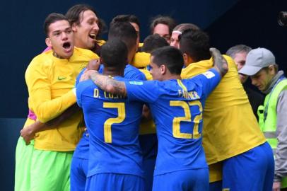  Brazils players celerbate their goal during the Russia 2018 World Cup Group E football match between Brazil and Costa Rica at the Saint Petersburg Stadium in Saint Petersburg on June 22, 2018. / AFP PHOTO / OLGA MALTSEVA / RESTRICTED TO EDITORIAL USE - NO MOBILE PUSH ALERTS/DOWNLOADSEditoria: SPOLocal: Saint PetersburgIndexador: OLGA MALTSEVASecao: soccerFonte: AFPFotógrafo: STR