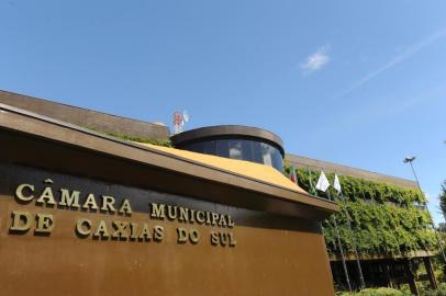  CAXIAS DO SUL, RS, BRASIL  (19/02/2014) Parreiral no Legislativo Caxiense.  Reportagem verifica a cultura de um parreiral no prédio da Câmara de Vereadores de Caxias do Sul. (Roni Rigon/Pioneiro)