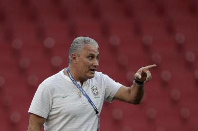 Tite durante o treino da Seleção Brasileira em Moscou, na Rússia.