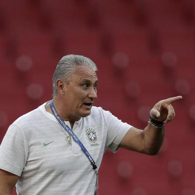 Tite durante o treino da Seleção Brasileira em Moscou, na Rússia.