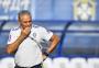 Notícias para Tite: Danilo volta aos treinos, mas Douglas Costa exige cautela