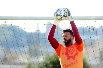  CAXIAS DO SUL, RS, BRASIL, 26/06/2018. Treino da SER Caxias no CT do Estádio Centenário. Na foto, o goleiro Gledson. (Diogo Sallaberry/Agência RBS)