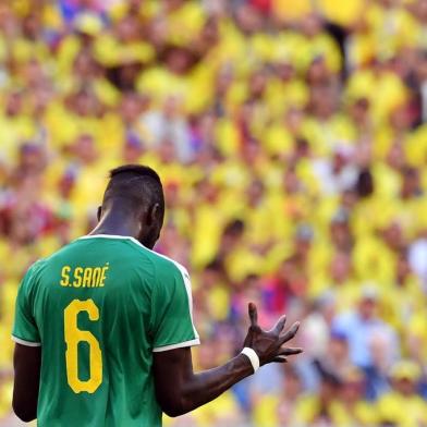  Senegal's defender Salif Sane prays during the Russia 2018 World Cup Group H football match between Senegal and Colombia at the Samara Arena in Samara on June 28, 2018. / AFP PHOTO / EMMANUEL DUNAND / RESTRICTED TO EDITORIAL USE - NO MOBILE PUSH ALERTS/DOWNLOADSEditoria: SPOLocal: SamaraIndexador: EMMANUEL DUNANDSecao: soccerFonte: AFPFotógrafo: STF