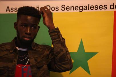  PORTO ALEGRE, RS, BRASIL, 28/06/2018 -  Torcedores Senegaleses residentes em Porto Alegre assistem o jogo de sua seleção.(FOTOGRAFO: JEFFERSON BOTEGA / AGENCIA RBS)