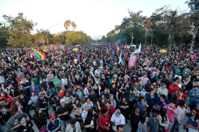  PORTO ALEGRE, RS, BRASIL, 26-06-2016 : Parada LGBT na Redenção. (Foto: ANDRÉ ÁVILA/Agência RBS)