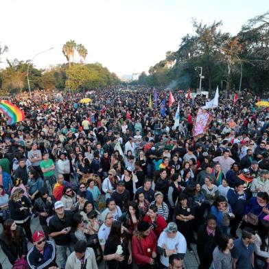  PORTO ALEGRE, RS, BRASIL, 26-06-2016 : Parada LGBT na Redenção. (Foto: ANDRÉ ÁVILA/Agência RBS)