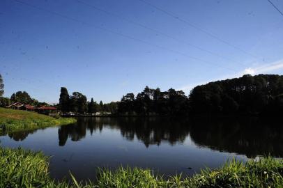  CAXIAS DO SUL, RS, BRASIL, 07/06/2018 - Percorremos o Arroio Tega em Caxias do Sul para mostrar as condições do curso dágua que corta a cidade. NA FOTO: Jardim Botânico, no bairro Fátima. (Marcelo Casagrande/Agência RBS)