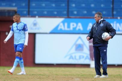  CAXIAS DO SUL, RS, BRASIL 28/06/2018SER Caxias treina no estádio Centenário antes de enfrentar o Treze de Campina Grande pelas Quartas de Final do Brasileirão série D 2018. Na foto: O Técnico Luis Carlos Winck. (Felipe Nyland/Agência RBS)