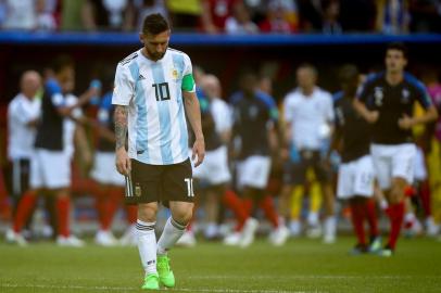 Argentina's forward Lionel Messi reacts during the Russia 2018 World Cup round of 16 football match between France and Argentina at the Kazan Arena in Kazan on June 30, 2018. / AFP PHOTO / Roman Kruchinin / RESTRICTED TO EDITORIAL USE - NO MOBILE PUSH ALERTS/DOWNLOADSFrança e Argentina se enfrentam em Kazan pelas oitavas de final da Copa do Mundo