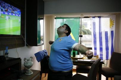 PORTO ALEGRE, RS, BRASIL - 30/06/2018 - Torcedor do uruguai durante Uruguai x Portugal, partida válida pelas oitavas de final da Copa do Mundo da Rússia de 2018. (FÉLIX ZUCCO/AGÊNCIA RBS)