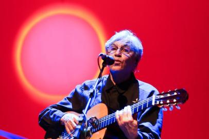  PORTO ALEGRE, RS, BRASIL, 19/12/2017 -  Caetano Veloso faz show no Araujo Vianna com os filhos Zeca, Moreno e Tom Veloso.  (FOTO ANDRÉA GRAIZ/AGÊNCIA RBS)Indexador: Andrea Graiz