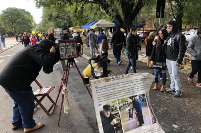 Varceli Freitas Filho, o último fotógrafo lambe-lambe de Porto Alegre no Brique da Redenção.