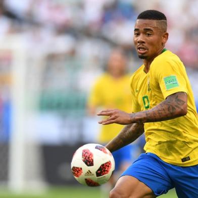 Brazils forward Gabriel Jesus eyes the ball and runs for it during the Russia 2018 World Cup round of 16 football match between Brazil and Mexico at the Samara Arena in Samara on July 2, 2018.  MANAN VATSYAYANA / AFP