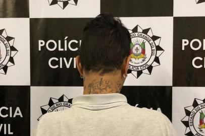 Reconhecido em três roubos de veículo, rapaz de 22 anos foi preso pela Polícia Civil de Caxias do Sul.