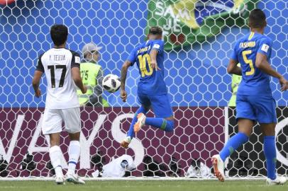  Brazils forward Neymar scores a goal during the Russia 2018 World Cup Group E football match between Brazil and Costa Rica at the Saint Petersburg Stadium in Saint Petersburg on June 22, 2018. / AFP PHOTO / GABRIEL BOUYS / RESTRICTED TO EDITORIAL USE - NO MOBILE PUSH ALERTS/DOWNLOADSEditoria: SPOLocal: Saint PetersburgIndexador: GABRIEL BOUYSSecao: soccerFonte: AFPFotógrafo: STF