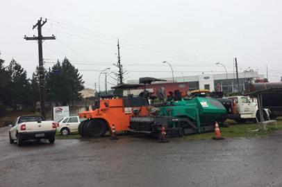 Retomado recapeamento da RS-122, entre Caxias e Farroupilha