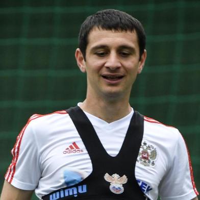 Russias midfielder Alan Dzagoev attends a training session in Novogorsk outside Moscow on July 3, 2018, during the Russia 2018 World Cup football tournament.Russia is set to face Croatia in the quarter-finals in Sochi on July 7. / AFP PHOTO / Alexander NEMENOV