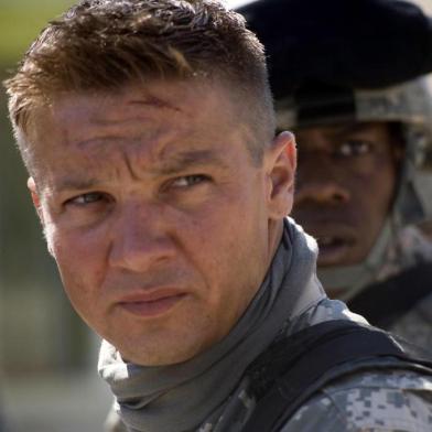 In this film publicity image released by Summit Entertainment, Jeremy Renner is shown in a scene from The Hurt Locker. (AP Photo/Summit Entertainment) ** NO SALES ** 