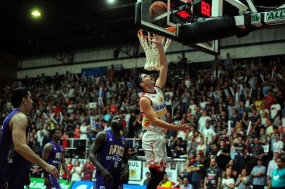  CAXIAS DO SUL, RS, BRASIL 23/04/2018Caxias Basquete x Mogi no ginásio do Vascão em Caxias do Sul.Jogo 4 das quartas de Final do NBB 10. (Felipe Nyland/Agência RBS)