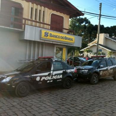  JAQUIRANA, RS, BRASIL, 05-07-2018.  Ataque a banco em jaquirana, na serra. Carro abandonado por ladrões.