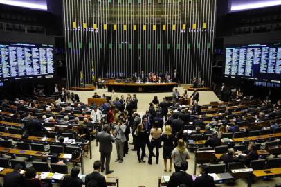  PlenÃ¡rio durante sessÃ£o conjunta do Congresso Nacional. Presidente do Senado Federal, senador EunÃ­cio Oliveira (PMDB-CE) inicia sessÃ£o conjunta do Congresso para apreciaÃ§Ã£o de dois destaques restantes do PLN 17/2017, que revisa a meta fiscal.Mesa:presidente do Senado Federal senador EunÃ­cio Oliveira (PMDB-CE); secretÃ¡rio-geral da Mesa Luiz Fernando Bandeira de Mello; senador JoÃ£o Alberto Souza (PMDB-MA); senador SÃ©rgio PetecÃ£o (PSD-AC).Foto: Jonas Pereira/AgÃªncia SenadoLocal: BrasÃ­liaIndexador: Jonas PereiraFonte: AgÃªncia SenadoFotógrafo: jp