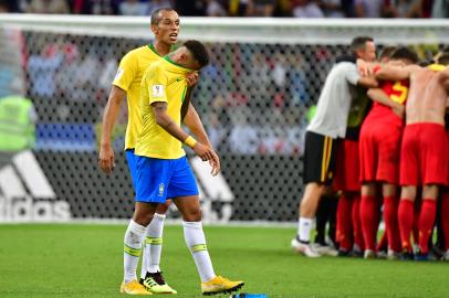 nossa Seleção tentou, lutou até o final, deixamos essa Copa de cabeça erguida porque demos o nosso máximo