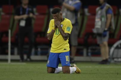 zol - neymar - triste - eliminado - eliminação - seleção brasileira - futebol - copa do mundo