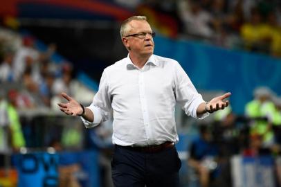  Swedens coach Janne Andersson reacts during the Russia 2018 World Cup Group F football match between Germany and Sweden at the Fisht Stadium in Sochi on June 23, 2018. / AFP PHOTO / Jonathan NACKSTRAND / RESTRICTED TO EDITORIAL USE - NO MOBILE PUSH ALERTS/DOWNLOADSEditoria: SPOLocal: SochiIndexador: JONATHAN NACKSTRANDSecao: soccerFonte: AFPFotógrafo: STR