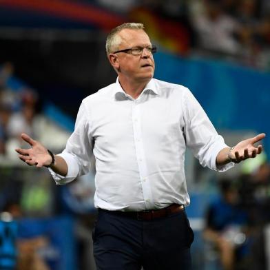  Swedens coach Janne Andersson reacts during the Russia 2018 World Cup Group F football match between Germany and Sweden at the Fisht Stadium in Sochi on June 23, 2018. / AFP PHOTO / Jonathan NACKSTRAND / RESTRICTED TO EDITORIAL USE - NO MOBILE PUSH ALERTS/DOWNLOADSEditoria: SPOLocal: SochiIndexador: JONATHAN NACKSTRANDSecao: soccerFonte: AFPFotógrafo: STR