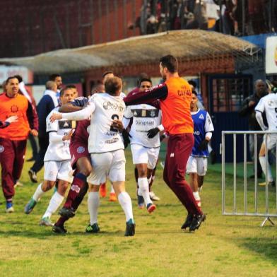  CAXIAS DO SUL, RS, BRASIL, 08/07/2018. SER Caxias x Treze-PB, jogo da volta válido pelas quartas de final da série D do Campeonato Brasileiro e realizado no estádio Centenário. (Porthus Junior/Agência RBS)