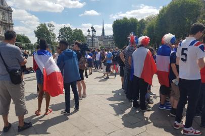 torcida da frança em paris