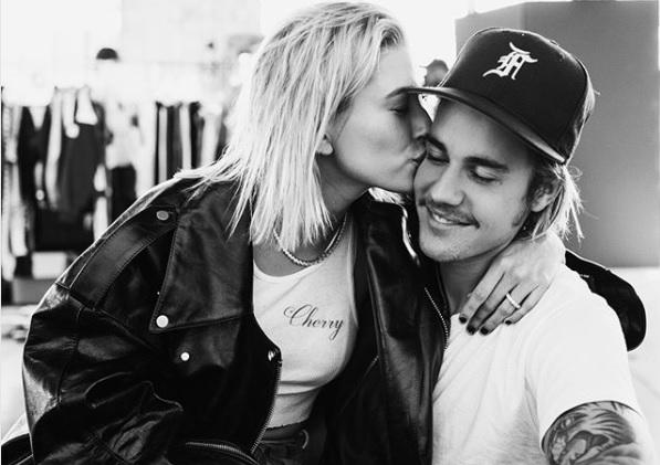 Fã de Justin Bieber falou com Hailey antes de desmaiar: 'Disse que me  amava' - Revista Marie Claire