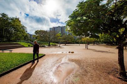  PORTO ALEGRE, RS, BRASIL, 10/07/2018 : Céu azul volta a aparecer na capital. (Omar Freitas/Agência RBS)