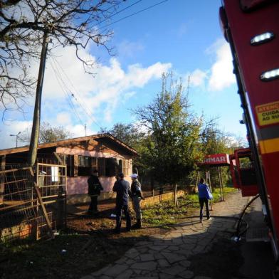  CAXIAS DO SUL, RS, BRASIL 10/07/2018Insêndio em casa no bairro Santa Lúcia, próximo ao supermercado Savi. (Felipe Nyland/Agência RBS)