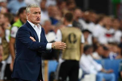 Frances coach Didier Deschamps reacts during the Euro 2016 semi-final football match between Germany and France at the Stade Velodrome in Marseille on July 7, 2016. FRANCK FIFE / AFP