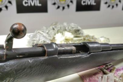 Traficantes são presos com fuzil artesanal na zona norte de Porto Alegre