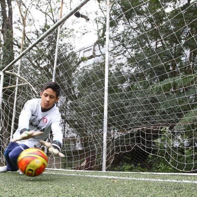  PORTO ALEGRE - BRASIL - Perfil do Getúlio, menino com paralisia cerebral que sempre sonhou em ser jogador de futebol. Hoje é goleiro no time infantil de futebol do Centro Sesc de Iniciação Olímpica. (FOTO: LAURO ALVES)